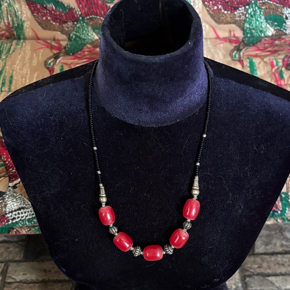 Vintage Elegant Red and Silver Beaded Necklace